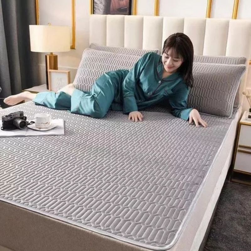 Chiếu điêu hoà cao su non 3 LỚP nằm thoáng mát đặc biệt [Tặng 2 vỏ gối ] đi kèm . Sản phẩm cần thiết cho mùa hè này