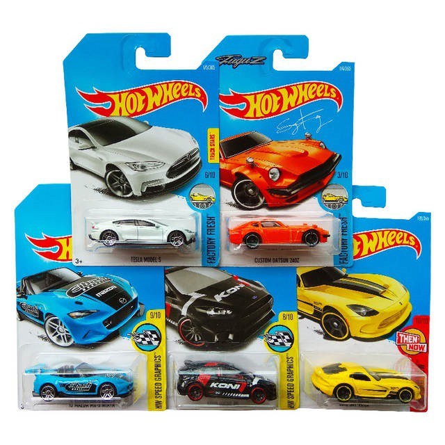 Combo 5 xe dòng cơ bản Hot Wheels C4982 - nguyên vỉ (Giao mẫu ngẫu nhiên)