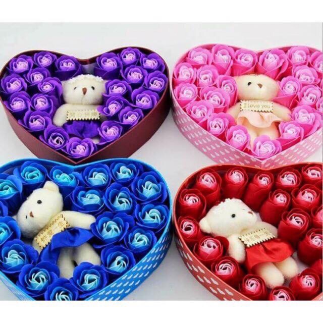 HỘP HOA SÁP TRÁI TIM 18 BÔNG KÈM GẤU