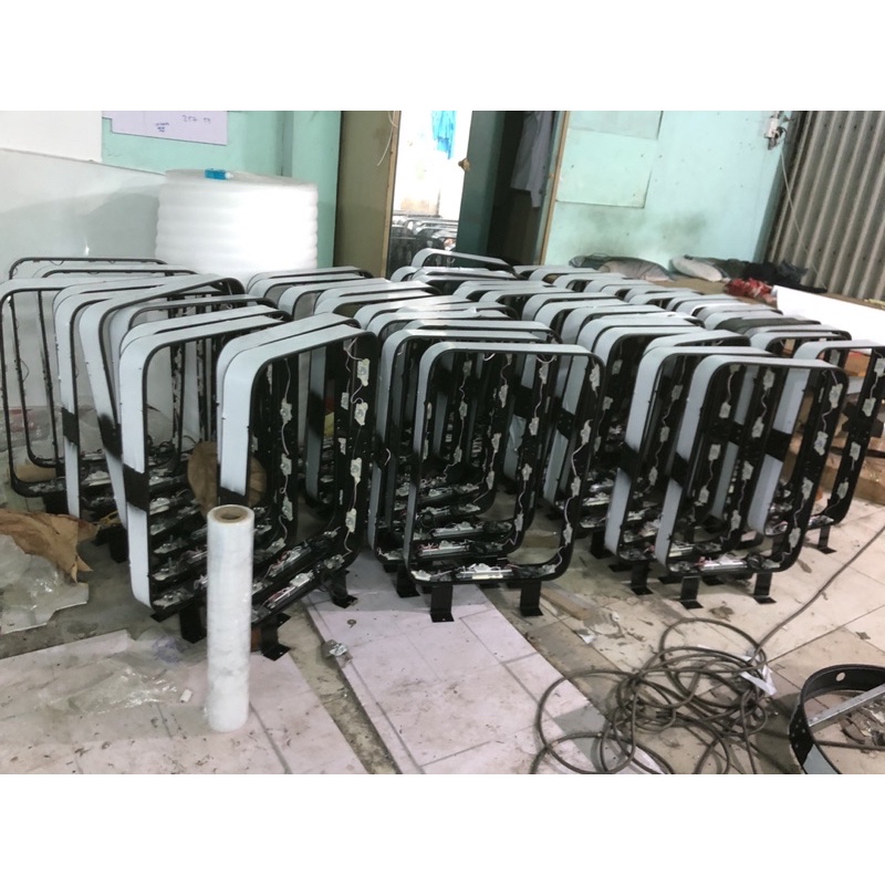 Biển vẫy hộp đèn mica hút nổi chữ Nhật 50x70