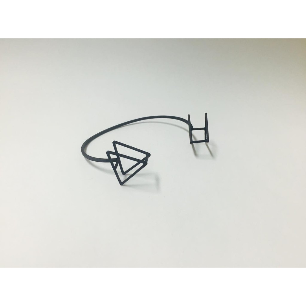 3D Triangle Bracelet