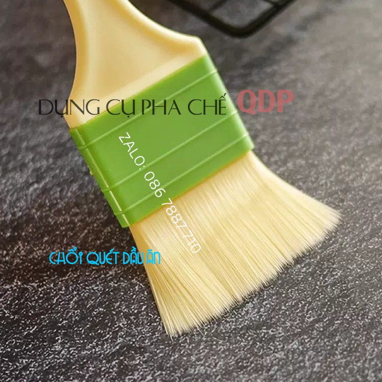 Chổi quét dầu ăn cán nhựa, lông cước mềm mịn bền dùng tốt
