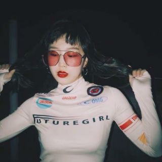 (Ảnh thật M chụp) Áo Tay Dài Croptop Sticker 🌟