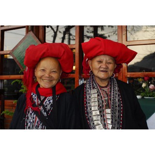 Khăn, yếm người Dao đỏ