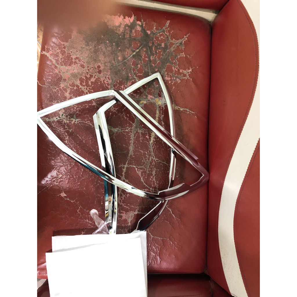 Bộ ốp viền đèn pha đen và mạ crom xe Ford Ranger form 2013-2015 form cũ