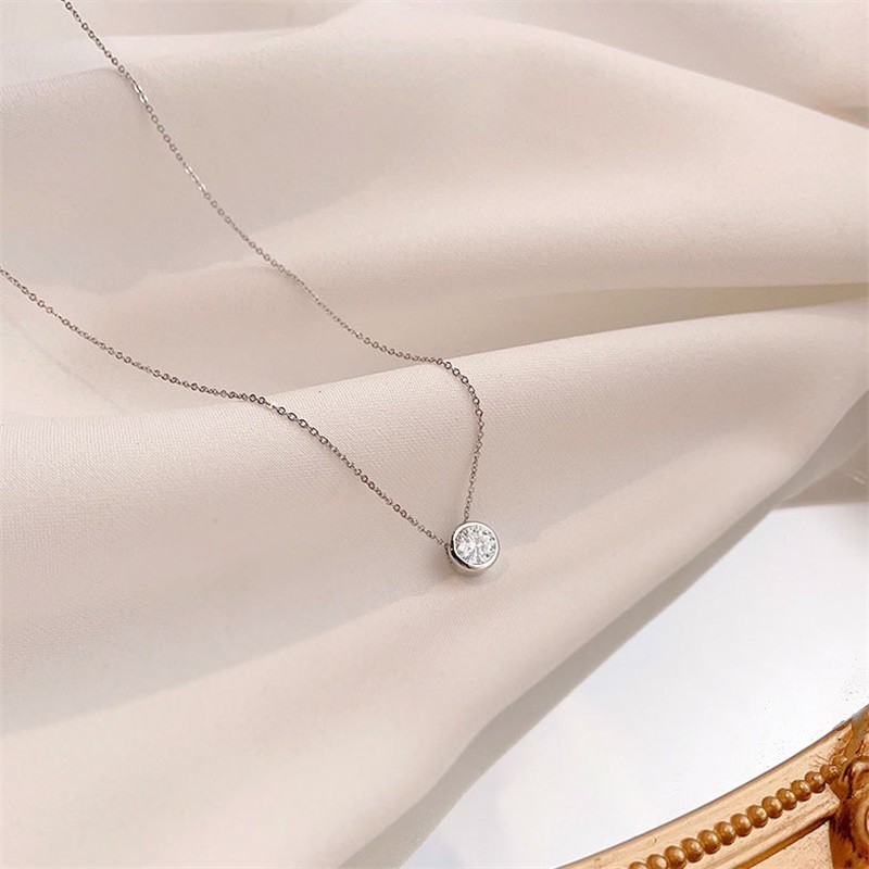 Bộ vòng tay và dây chuyền đính kim cương nhân tạo
