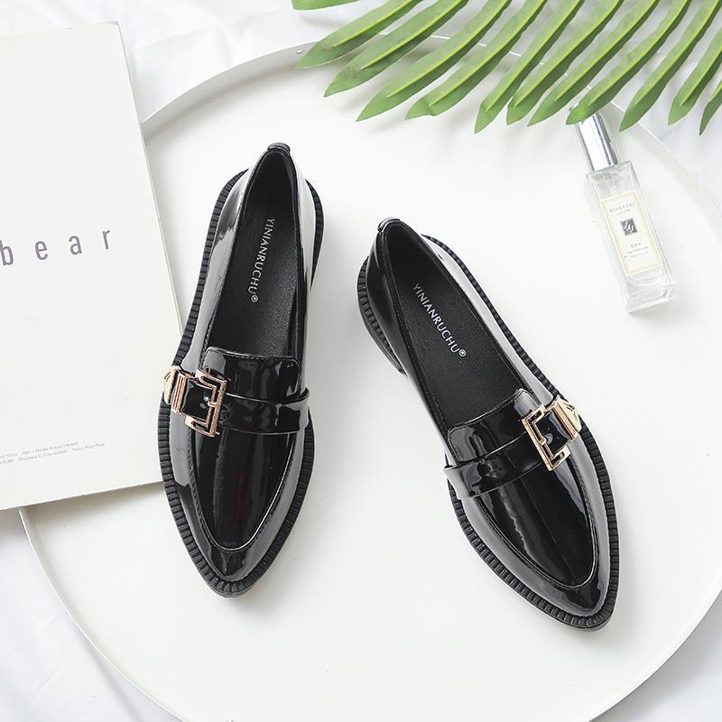Mũi nhọn Giày Lok Fu màu đen Kiểu Anh Một bàn đạp Giày da nhỏ Chân váy của phụ nữ Giày đơn giản Xuân và Thu 2021