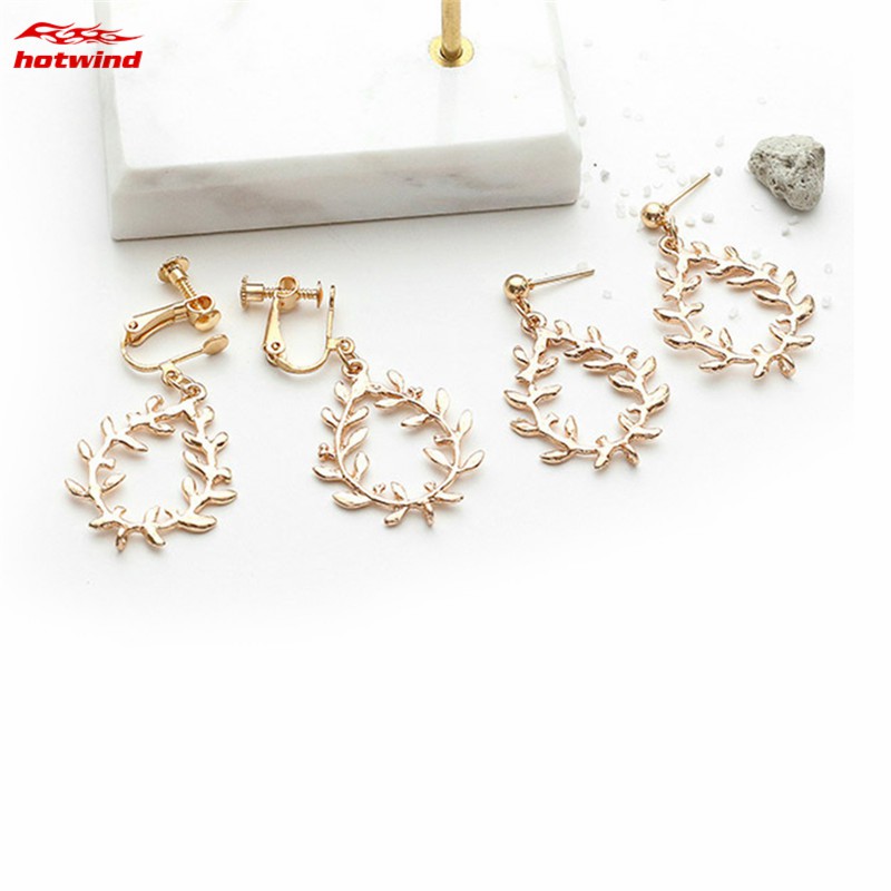 Khuyên tai phong cách Hàn Quốc trẻ trung thanh lịch tao nhã dành cho nữ