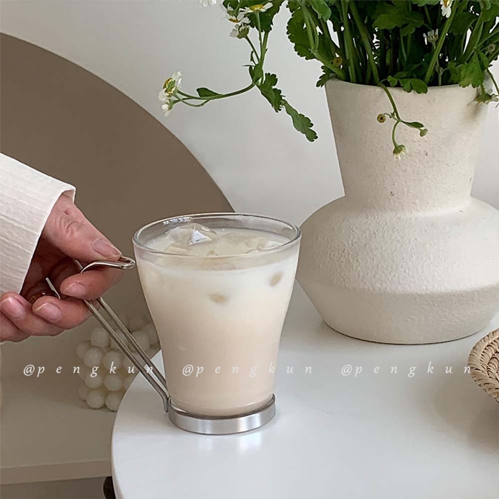 Cốc Uống Nước Bằng Thép Không Gỉ Chịu Nhiệt Có Tay Cầm Bằng Kim Loại Phong Cách Mỹ