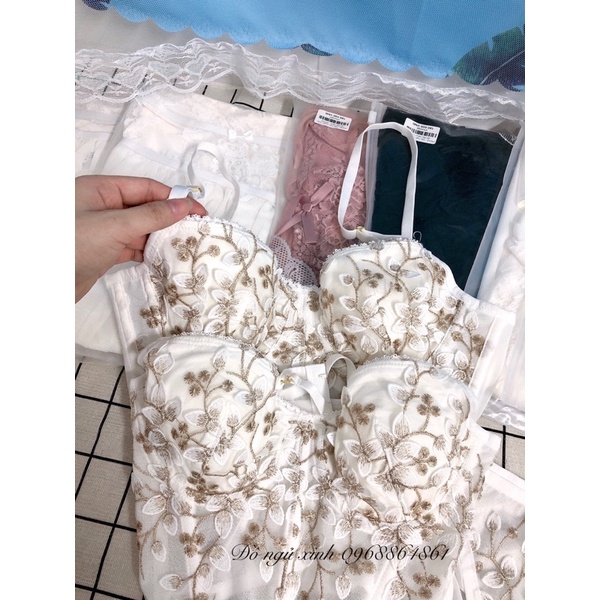 Áo Corset Cổ Điển Đệm Mỏng Có Gọng Nâng Ngực Sexy, Sét Bra Họa Tiết Hoa Thêu Nổi Đơn Giản Màu Trắng Sang Trọng | BigBuy360 - bigbuy360.vn