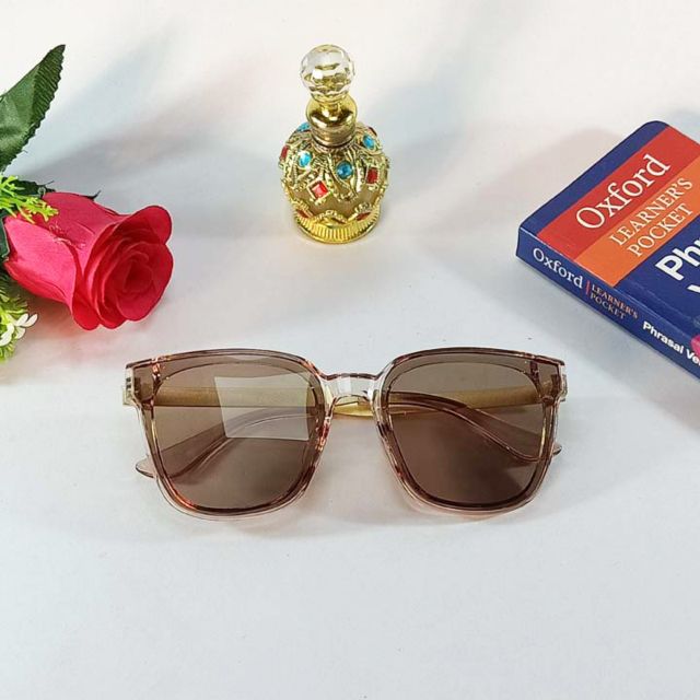 Combo 3 kính . Mắt kính đẹp, thời trang, tôn thêm vẻ đẹp cho khuôn mặt của bạn. Cùng nhau bảo vệ đôi mắt đẹp của mình