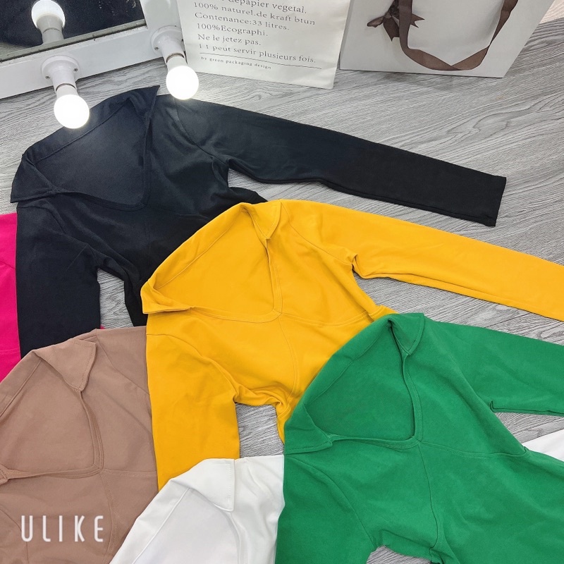 Áo thun ôm body nữ Croptop tay dài cổ V bẻ