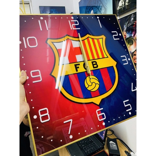Đồng hồ tráng gương vuông Barcelona