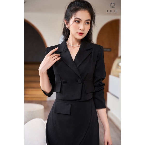 Áo khoác Blazer vest công sở nữ đen vạt nhọn phối với chân váy phong cách sang chảnh tiểu thư