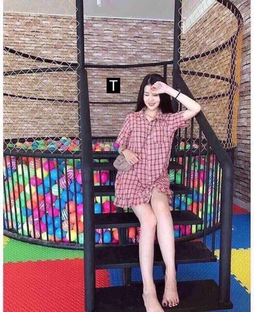 Váy sơ mi kẻ vintage đuôi xòe dáng rộng | BigBuy360 - bigbuy360.vn