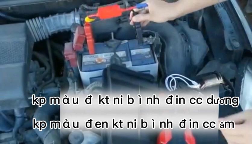 Bộ kích điện khẩn cấp xe hơi cao cấp, dung lượng cao đa năng-Sạc dự phòng-Đèn LED-SJ0095