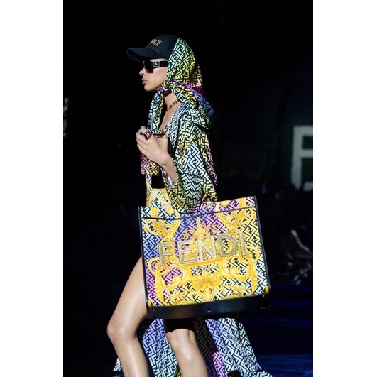 TÚI FEN.DI QUAI XÁCH