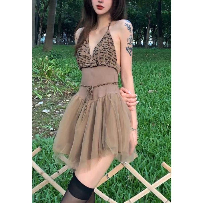 Đầm xoè barbie nâu ngắn hở lưng thắt eo gợi cảm