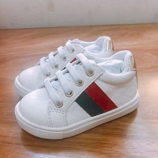 Giày riverisland
