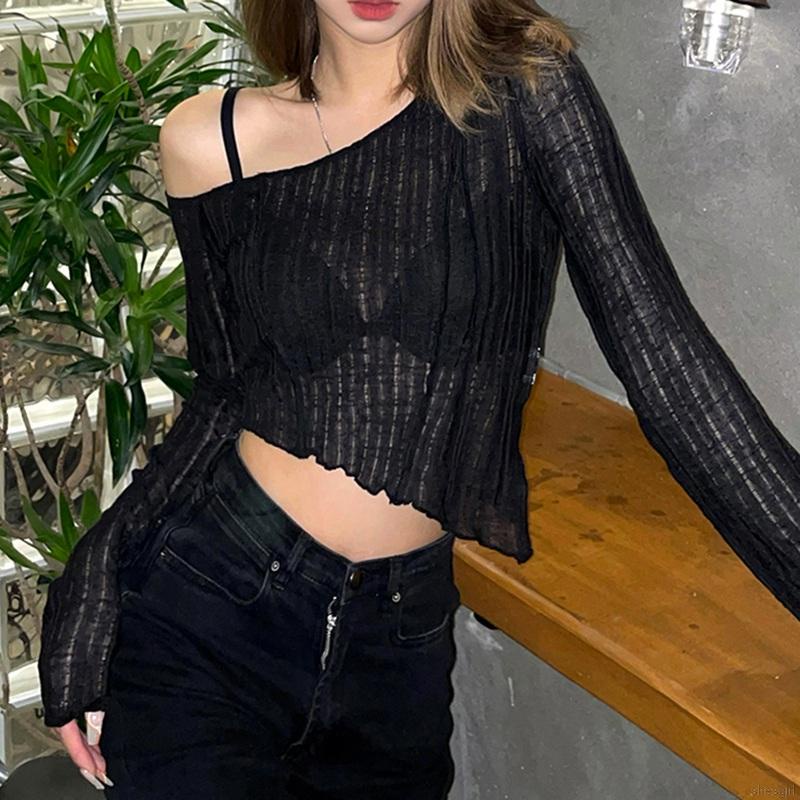 Áo croptop trễ vai thiết kế sành điệu cho nữ<br />