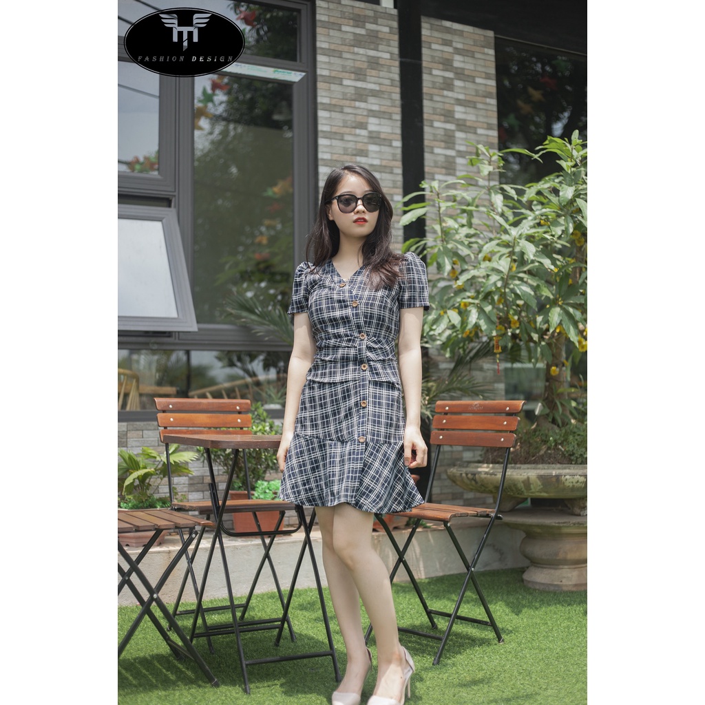 Đầm váy kẻ - váy trơn đuôi cá xếp li eo che khuyết điểm bụng phối cúc gỗ lệch tay bồng nhẹ trẻ trung TV05-HTDesign | BigBuy360 - bigbuy360.vn