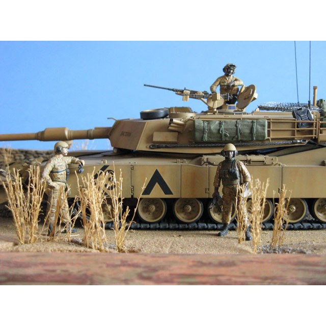 Mô Hình Lắp Ráp Xe Tăng Quân Sự Hoa Kỳ 1/35 SCALE U.S. M1A1 ABRAMS WITH MINE PLOW Tamiya 35158