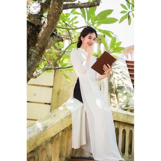Áo dài 4 tà trắng truyền thống