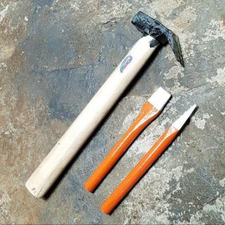 BÚA SẮT CÁN CÂY 500g KÈM ĐỤC SẮT