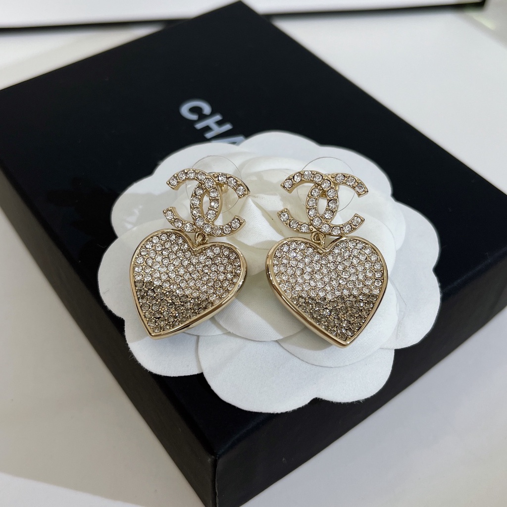 Bông tai hình trái tim thời trang nữ cao cấp Channel sành điệu, thanh lịch và cá tính