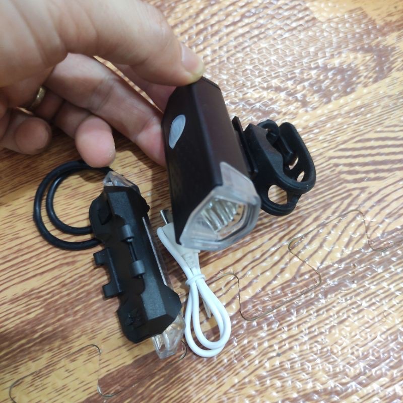 Đèn pin xe đạp chiếu sáng trước + sau sạc điện full hộp