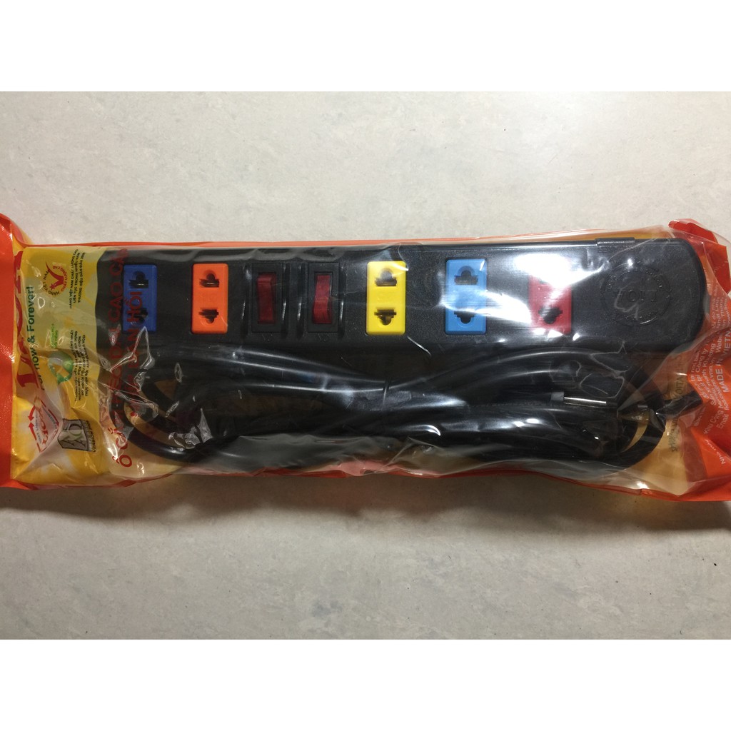 Ổ cắm Lioa 6S3 thanh lý