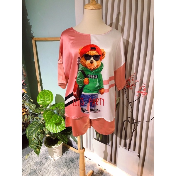Bộ đùi lụa satin đùi cổ tròn in hình họa tiết