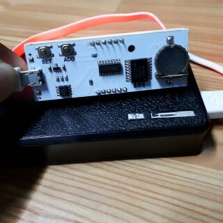 Đồng hồ thời gian thực dủng nguồn 5V qua cổng micro USB