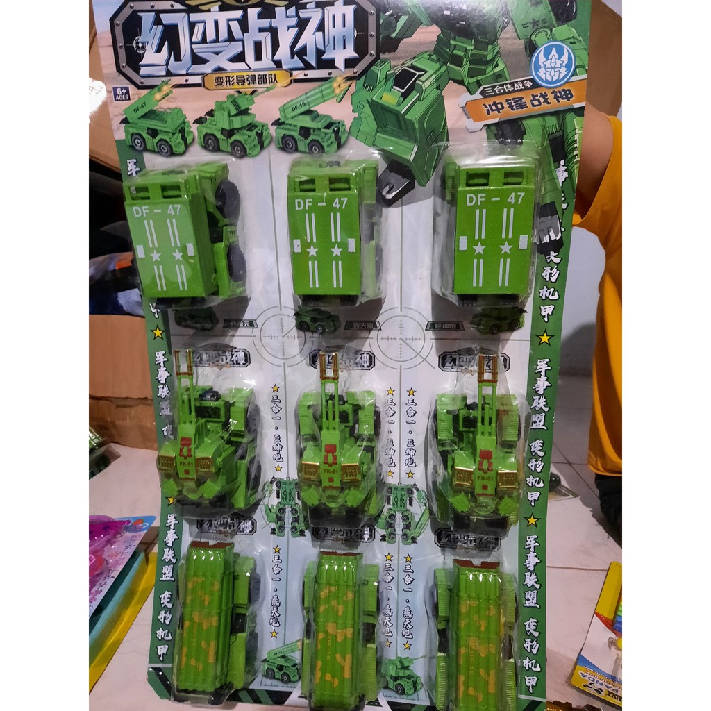 đồ chơi trẻ em ( vỉ xe quân sự biến hình robot cực gầu 30k/1 xe )