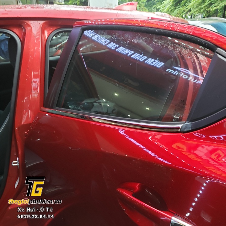 Mazda 2 2018-2020 - Nẹp viền chân kính inox cao cấp cho xe