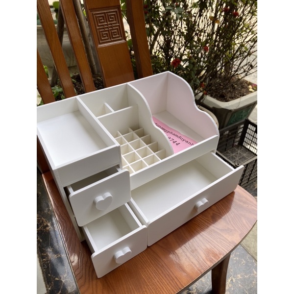 Kệ đựng mỹ phẩm max 35cm trắng full ô son