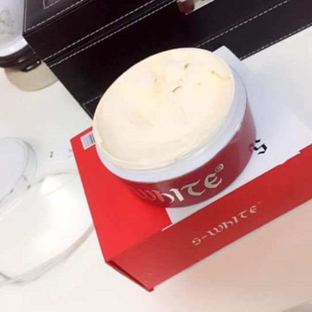 Kem body cốt