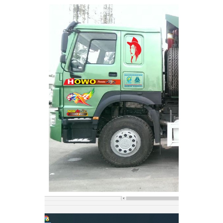 Cặp tem hổ bay kèm chữ howo vimid lấp lánh bảy màu phản quang dán xe tải howo