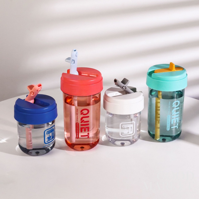 Bình Nước Nhựa Không Chứa BPA Chống Tràn Thiết Kế Dễ Thương Dung Tích 320/480ml Kèm Ống Hút Tiện Dụng Cho Người Lớn Và Trẻ Em