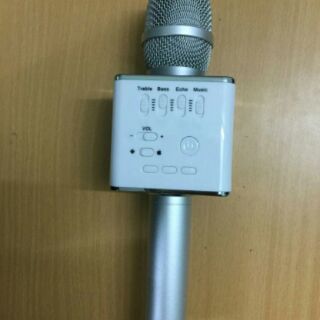 Micro Karaoke T10 có màn hình LCD