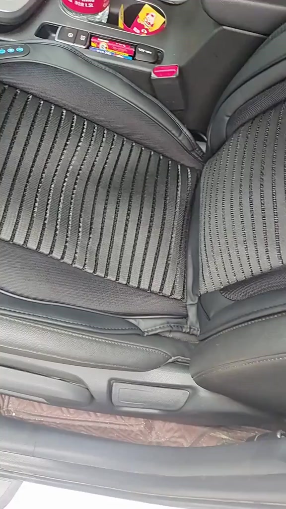 Đệm lót ghế ô tô massage + làm mát, tự động ngắt