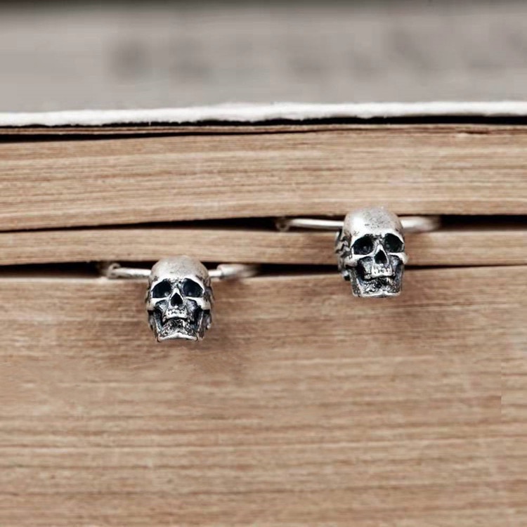 Bông Tai Hình Đầu Lâu Phong Cách Gothic Cổ Điển