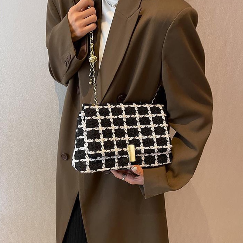 Túi Đeo Chéo Hình Vuông Cỡ Nhỏ Bằng Len Phối Dây Đeo Sợi Xích Thời Trang Cho Nữ