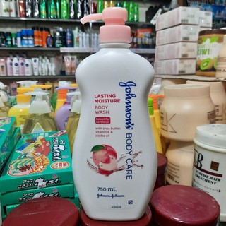 Sữa tắm Johnson's Body Care dưỡng ẩm bơ hạt mỡ hương đào 750ml