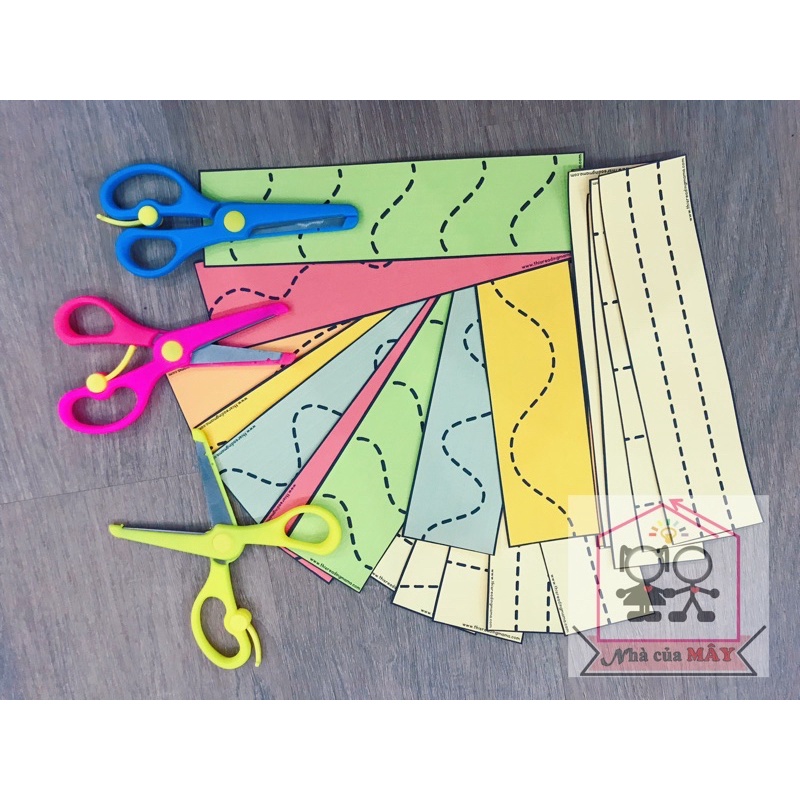 Kéo tập cắt kèm 10 thẻ tập cắt cho bé thực hành cuộc sống