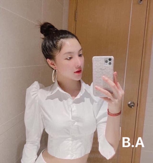 Gv áo sơ mi croptop tay phồng chất lụa mịn