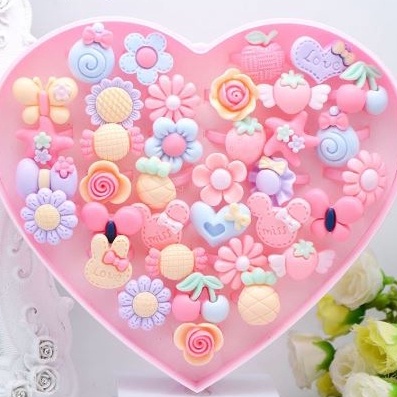 Hộp 36 Nhẫn Nhựa Trơn Đồ Chơi Cho Bé Gái. Hình Hoa, Con Vật, Nơ, Mũ.... Nhẫn Hoạt Hình Dễ Thương Quà Yêu Cho Công Chúa