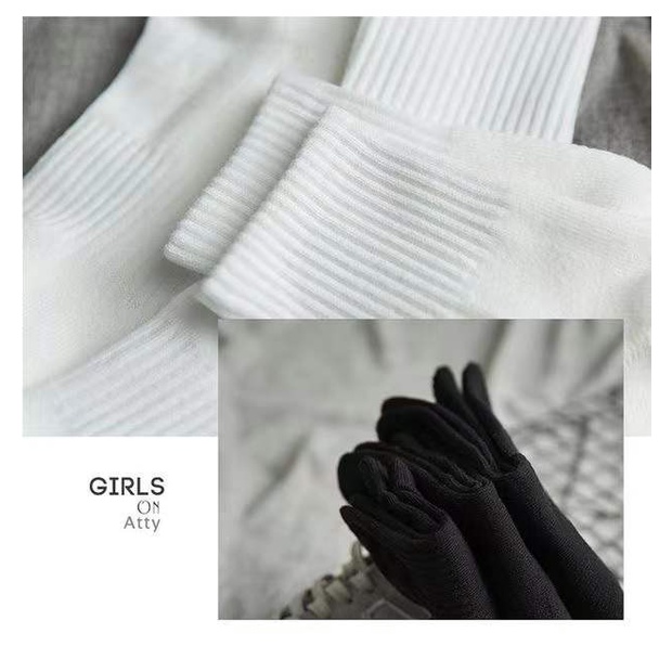 Đôi Vớ cotton Thể Thao Màu Trắng Đen Trơn Dễ Phối Đồ Cho Nam Và Nữ