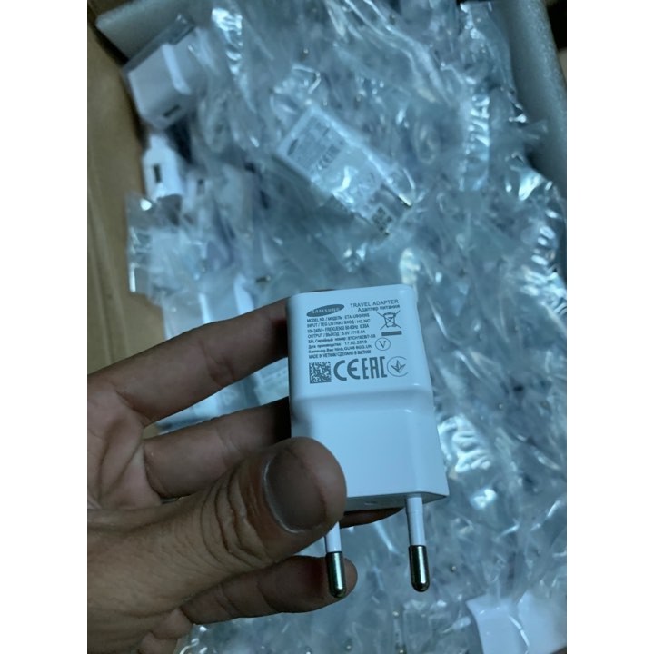 Mua ngayCốc Sạc Samsung 5V-2A Chính Hãng-Hàng chuẩn bốc máy-Bảo hành 1 đổi 1Cam kết chất lượng-Rẻ Đẹp Chất