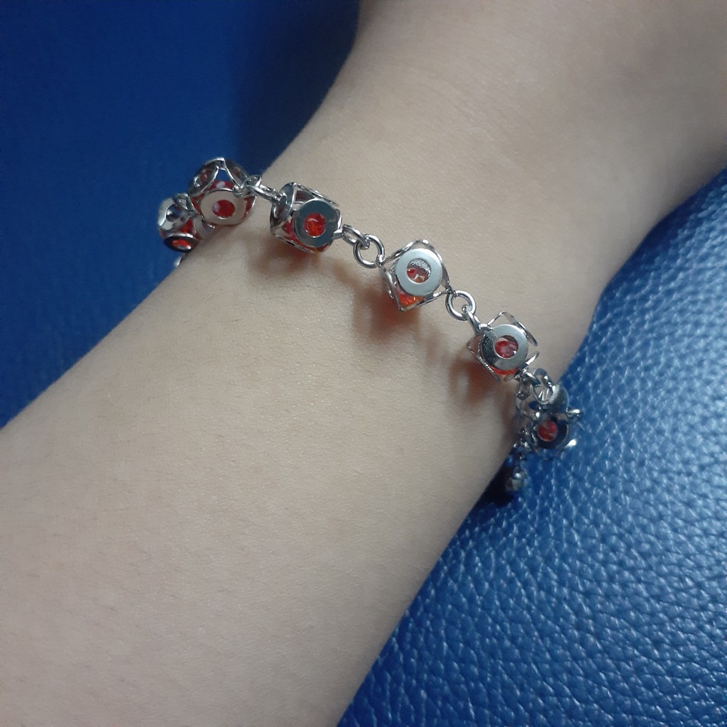 (Hình Thật) Lắc tay inox chuỗi lục lạc đá đỏ siêu đẹp, không đen, không gỉ - Đem lại vẻ đẹp quyến rũ cho đôi tay của bạn